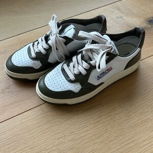 Autry Medalist White and Olive Shoes Sz 38